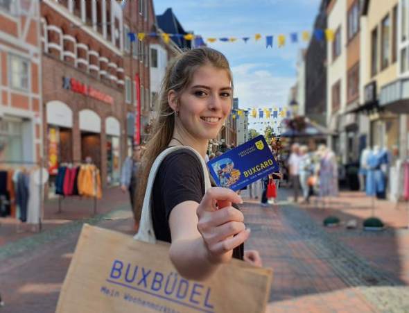 Foto: Die BUXCard – eine digitale Geschenkgutscheinkarte für ganz Buxtehude – ist eines der neuesten Projekte des Stadtmarketings Buxtehude.